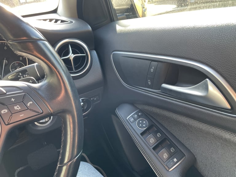Mercedes-Benz A Class1.6 A180 - UK MODEL - BLACK - FSH & MOT May 2026