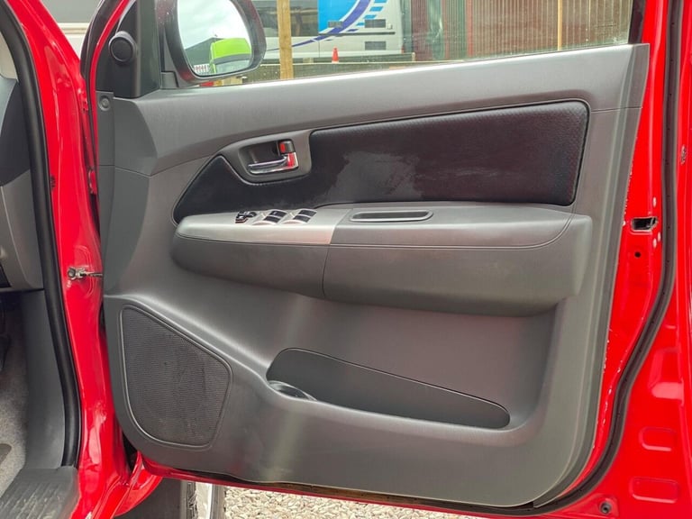 2013 Toyota Hilux Invincible D/Cab Pick Up 3.0 D-4D 4WD 171 PICK UP DIESEL Manual