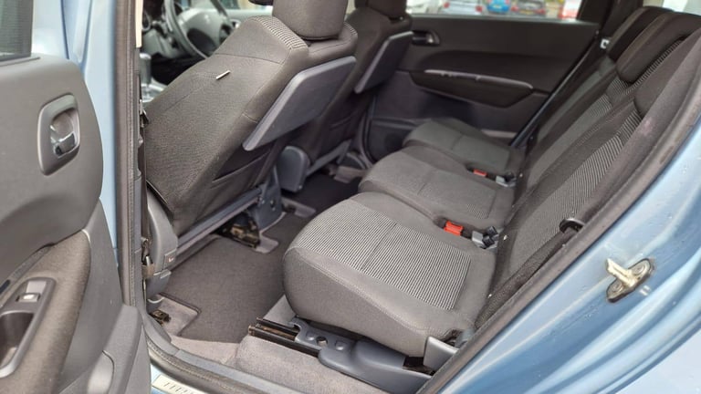 2011 Peugeot 5008