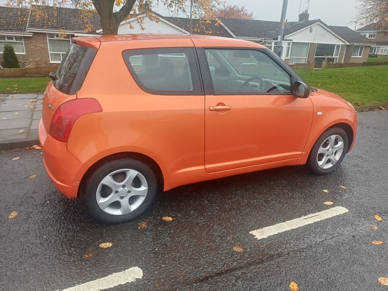 Suzuki swift 1.3 GL very low miles service history outstanding throught