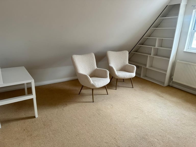 Whole top floor of 3 storey town house Colchester 