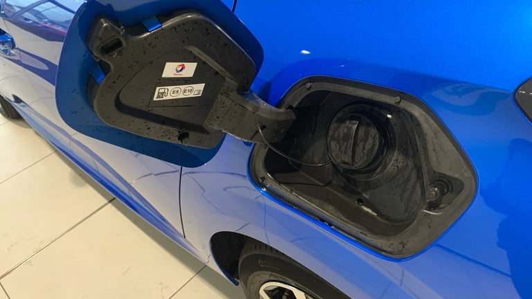 2024 Peugeot 208 1.2 HYBRID Allure Hatchback 5dr Petrol Hybrid e-DSC6 Euro 6 (s/s) (100 ps) Hatch...