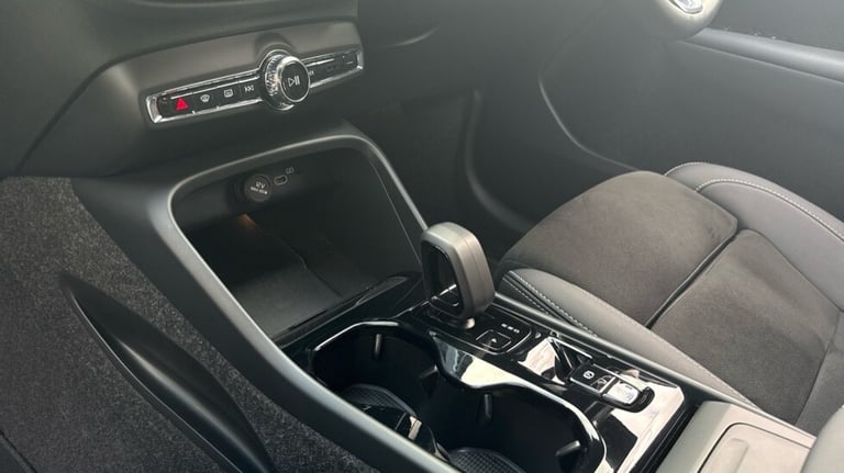 2025 Volvo XC40 Plus, B4 Mild hybrid, Petrol, Dark Estate Petrol Automatic