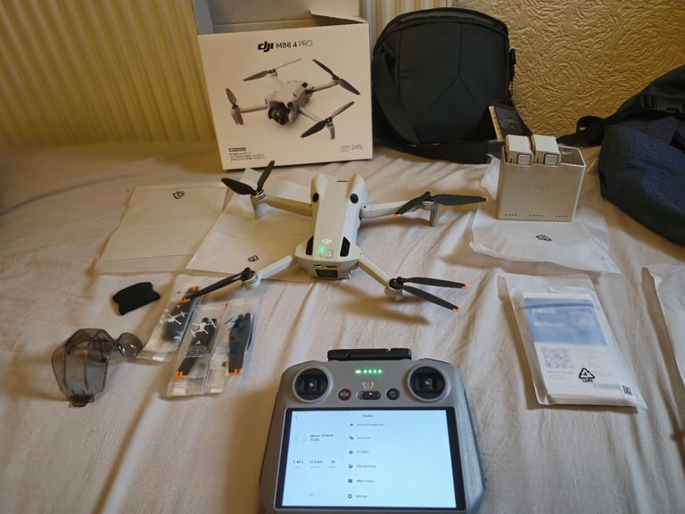 image for Dji mini 4 pro fly core combo