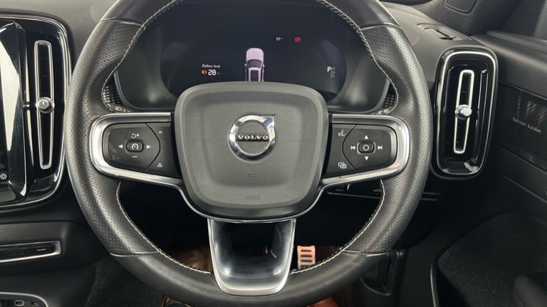 2021 Volvo XC40 P8 Recharge First Edition AWD Pure Electric(Panroof, Harman Kardon, Towbar) Estat...