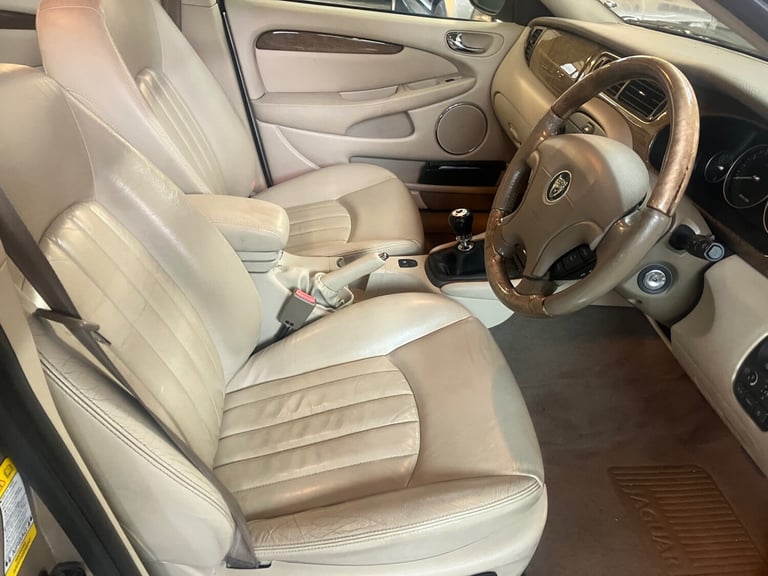 2003 Jaguar X-Type 2.0 V6 SE 4dr SALOON Petrol Manual