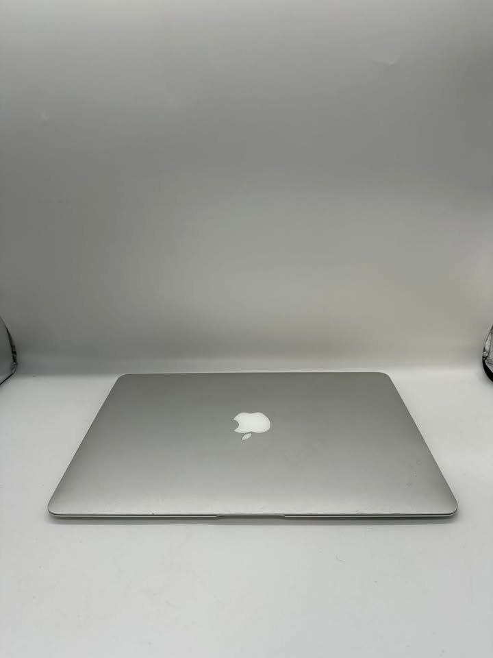 Apple MacBook Air Intel i5 Super Fast SSD 13.3 inch Later OSX