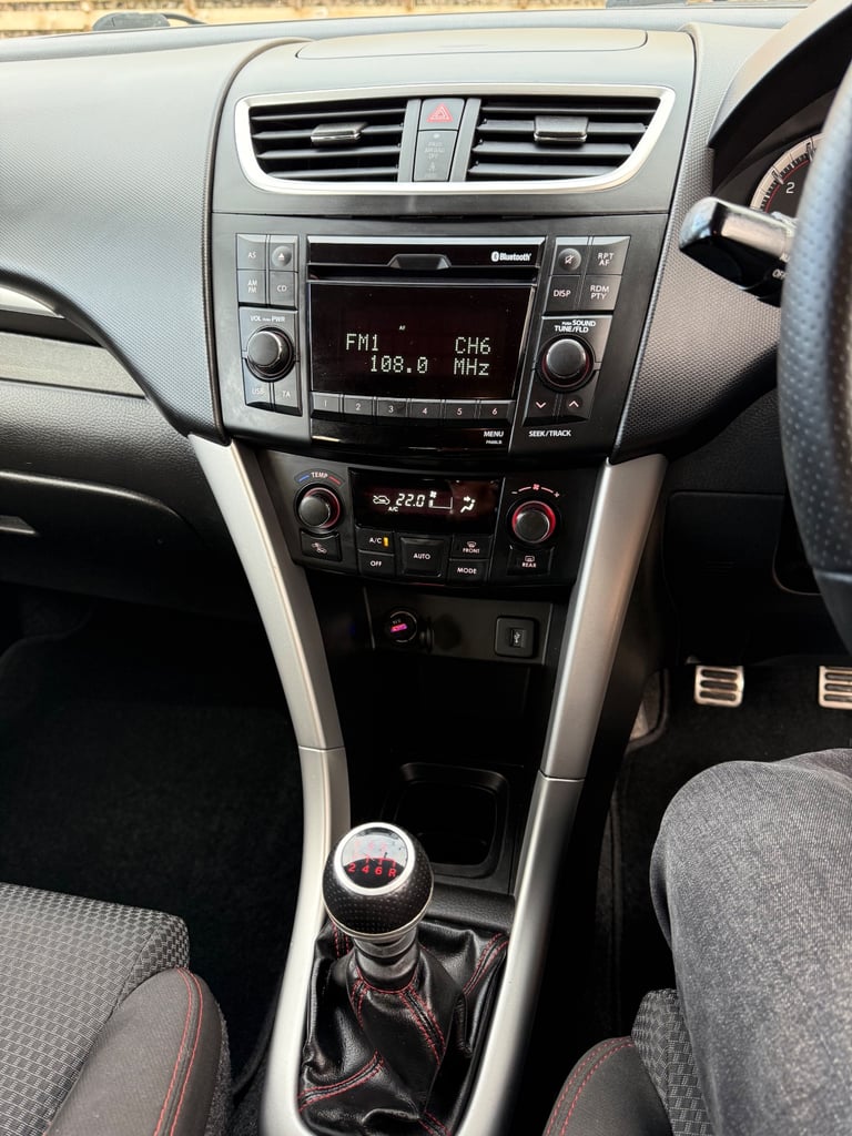 Suzuki, SWIFT, Hatchback, 2014, Manual, 1586 (cc), 5 doors