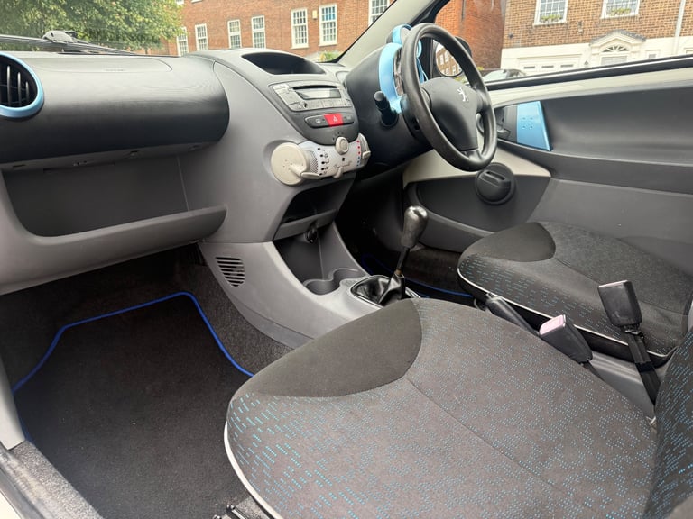 Peugeot, 107, Hatchback, 2010, Manual, 998 (cc), 3 doors