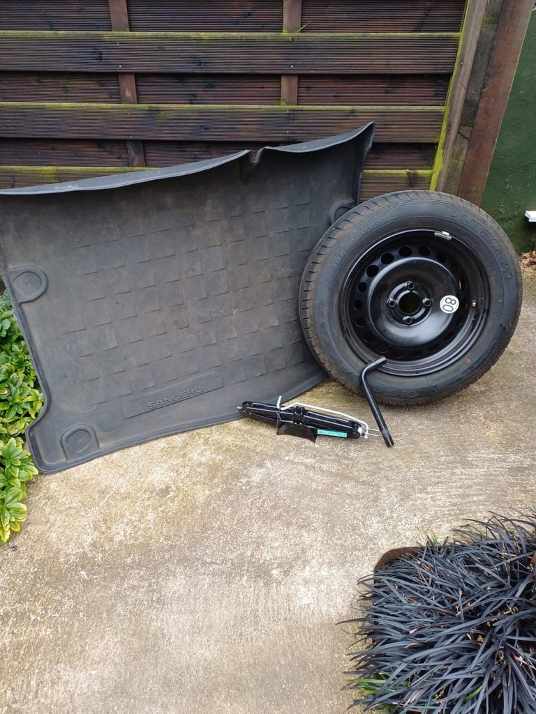 image for Dacia Sandero spare wheel-jack and boot liner