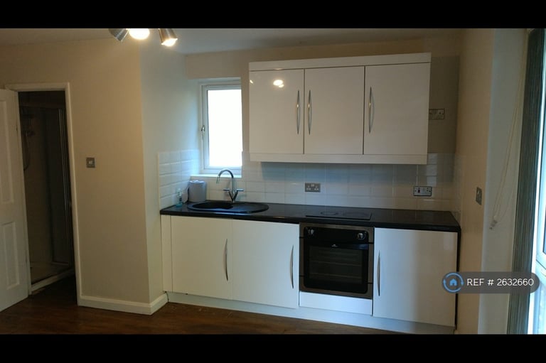 image for Studio flat in Bilberry Court, Winchester, SO23 (#2632660)