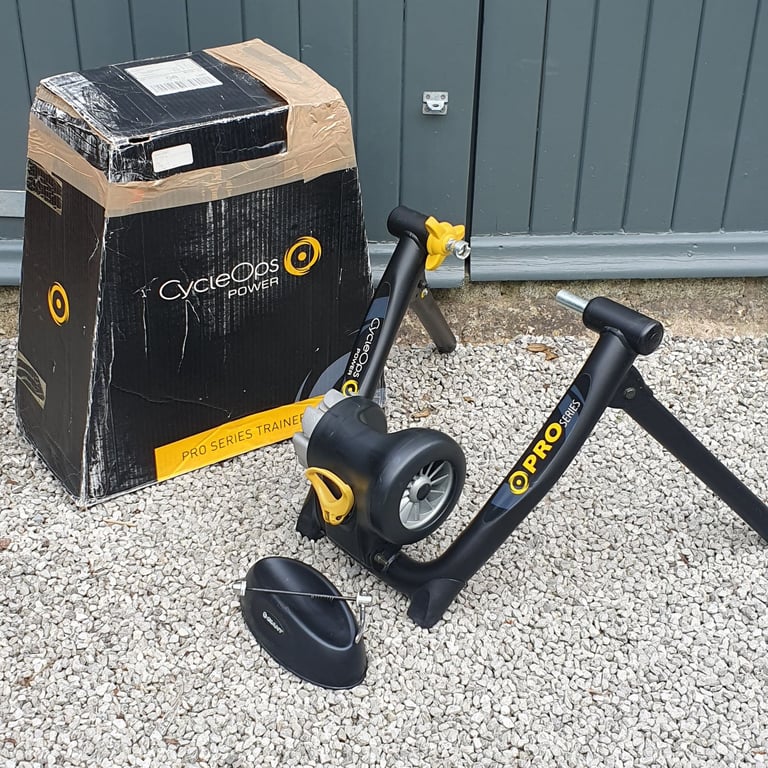 CycleOps Pro Trainer - lightly used 