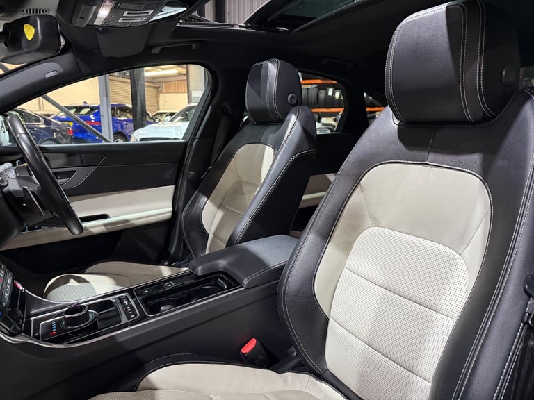 2017 Jaguar XF 2.0d R-Sport Saloon 4dr Diesel Auto AWD Euro 6 (s/s) (240 ps)