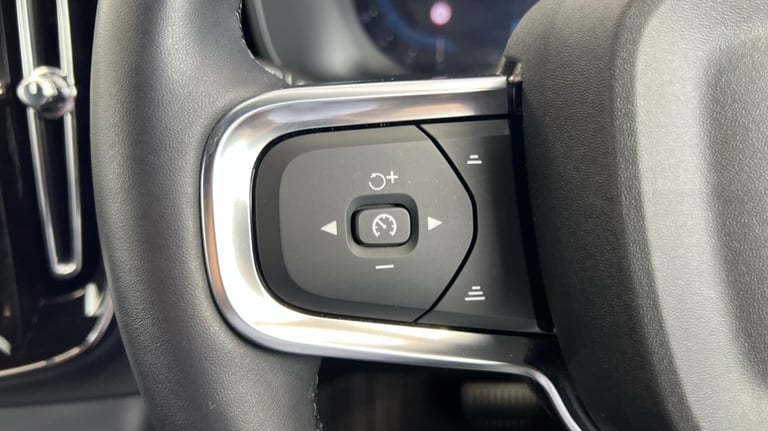 2025 Volvo XC40 Black Edition Plus, B3 Mild hybrid, Petrol (Rear Camera, BLIS) Estate Petrol Auto...