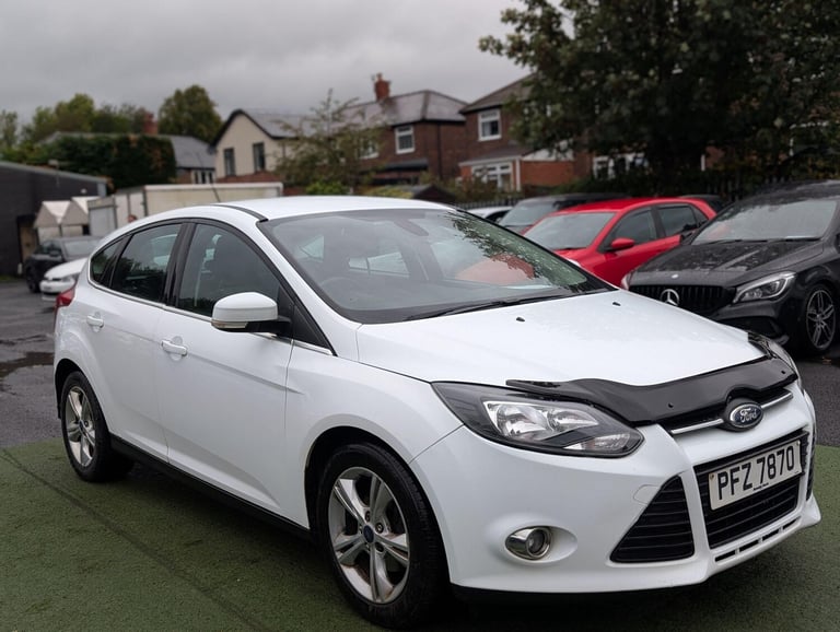 2013 Ford Focus 1.6 TDCi Zetec Euro 5 (s/s) 5dr HATCHBACK Diesel Manual