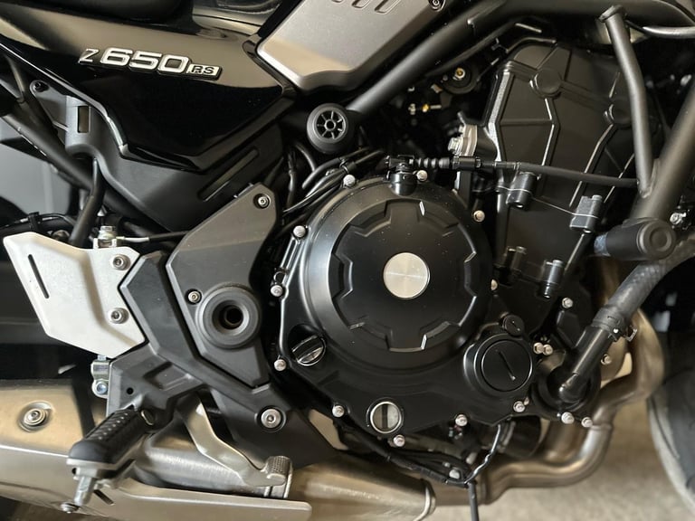 STUNNING LOW MILEAGE 2023/23 KAWASAKI Z650 RS MOTORCYCLE