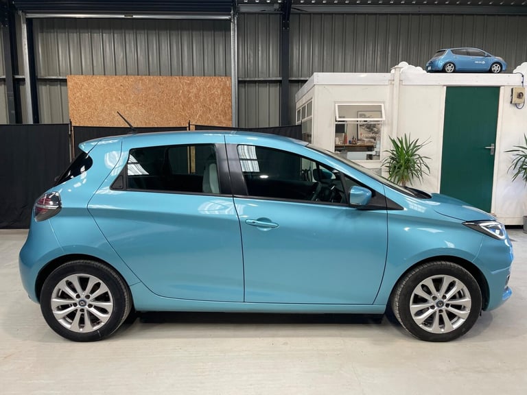 2020 Renault Zoe R135 52kWh Iconic Auto 5dr (i, Rapid Charge) HATCHBACK Electric Automatic