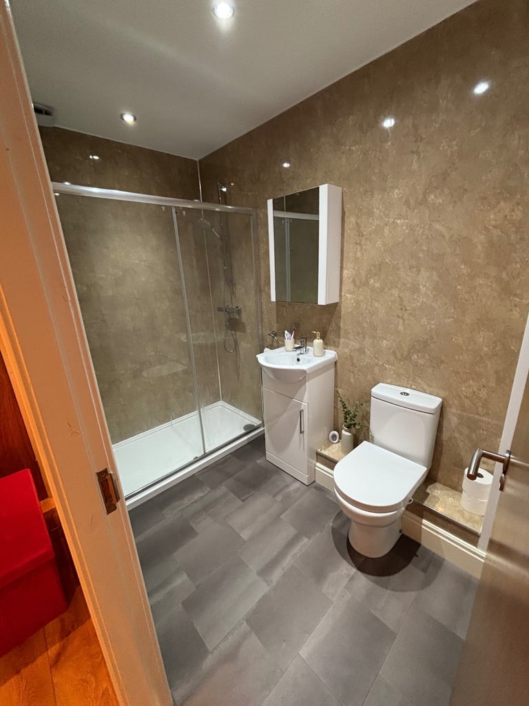 Modern one bed unfurnished flat