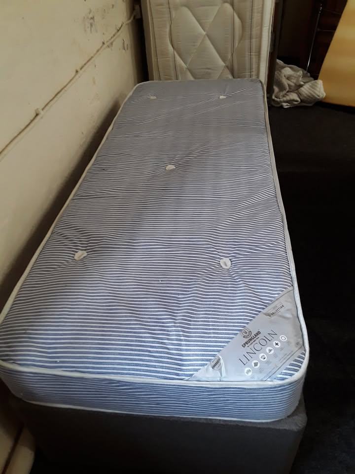 30-inch-wide grey toddler bed base & mattress Low Cost Moves 2nd Hand Items STALYBRIDGE SK15 3DN
