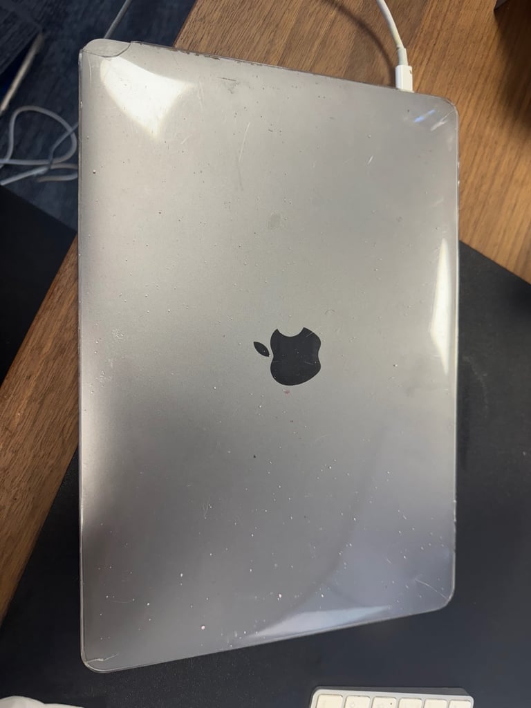Apple MacBook Pro ( Touch Bar ) 