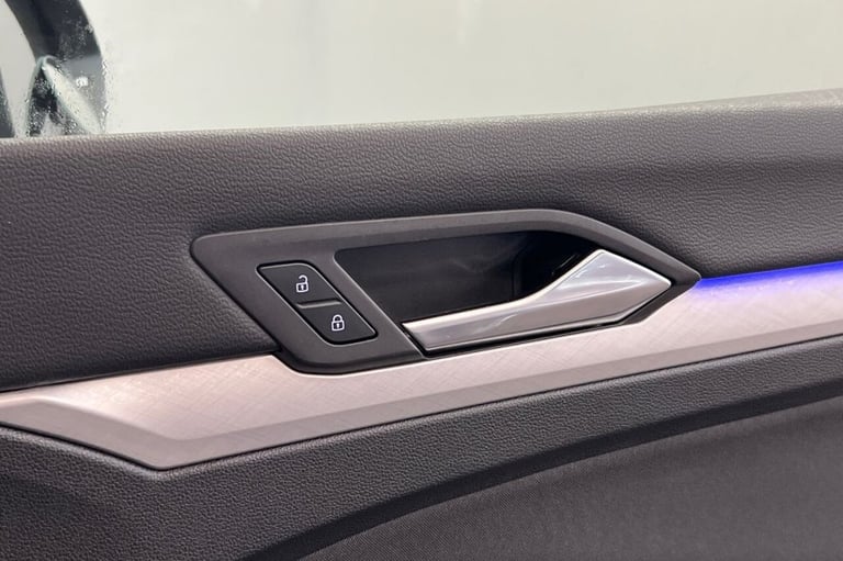 2021 21 VOLKSWAGEN GOLF 1.5 TSI LIFE HATCHBACK 5DR PETROL MANUAL EURO 6 (S/S) (1