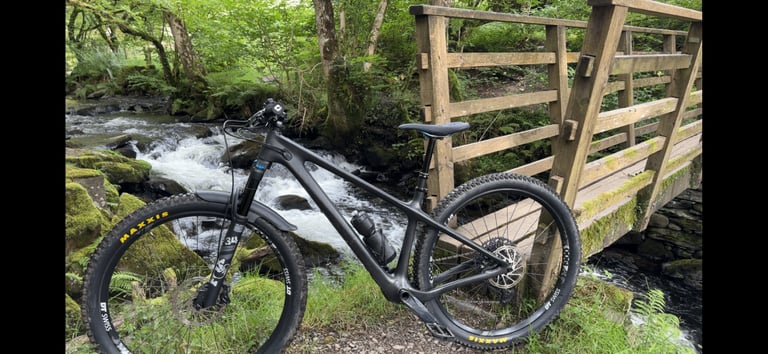 image for *Reduced* Yeti Arc Carbon Fibre Mountain Bike (Raw Carbon)