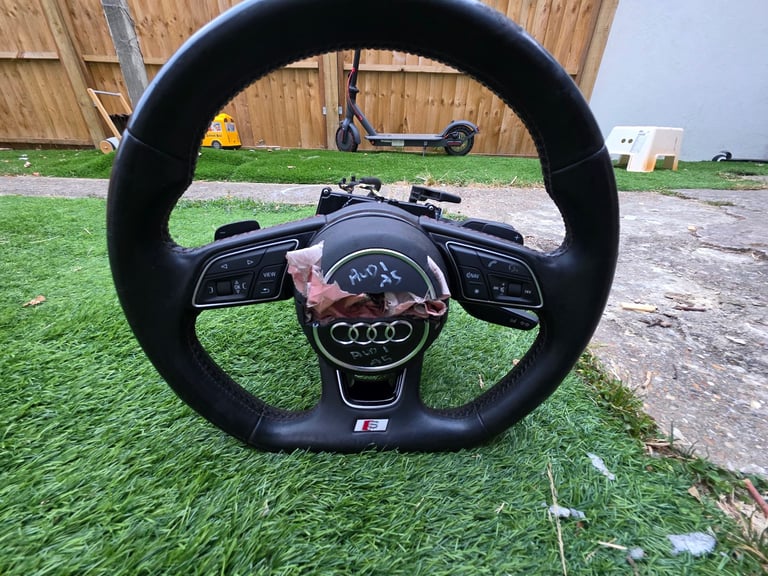 AUDI A5 FLAT BOTTOM MULTIFUNCTION LEATHER STEERING WHEEL Squib Breaking Parts 