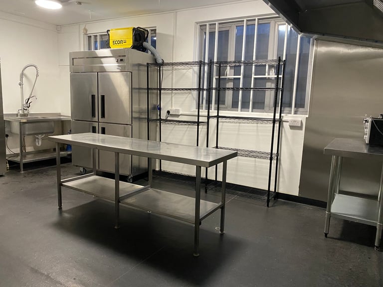 Commercial / Dark Kitchen to Rent – London SW17 (Wimbledon/ Earlsfield)  24/7 Access