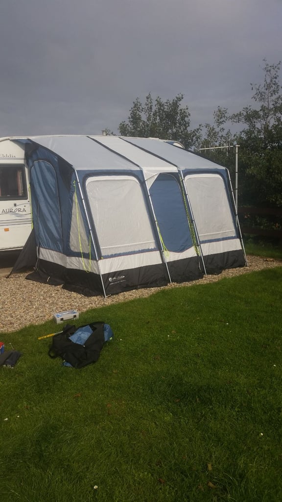 Outdoor Revolution Compactalite pro 325 lightweight awning
