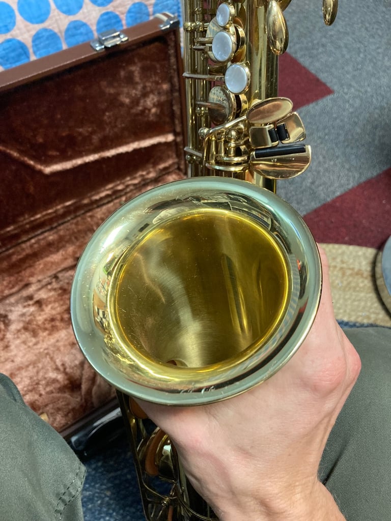 Yamaha YAS 32 purple logo, alto sax in excellent condition 