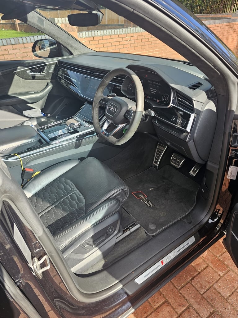 AUDI RSQ8 TFSI QUATTRO VORSPRUNG 