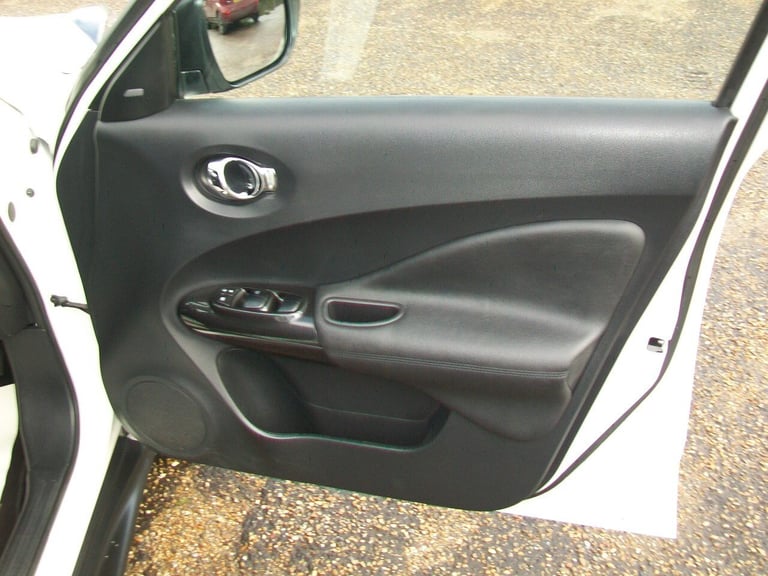 2017 Nissan Juke 1.5 dCi Tekna 5dr, 53,000 miles fsh, Satnav, Leather, Cruise, Heated seats. HATC...