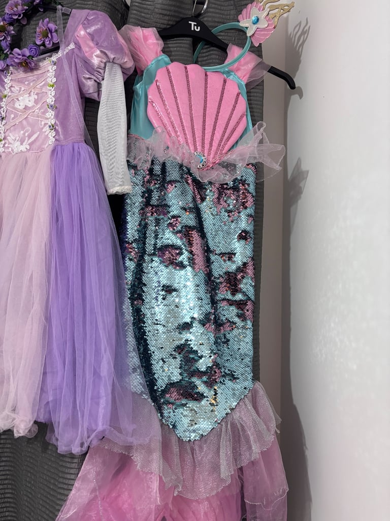 Kids costumes and accessories Age 3-6?