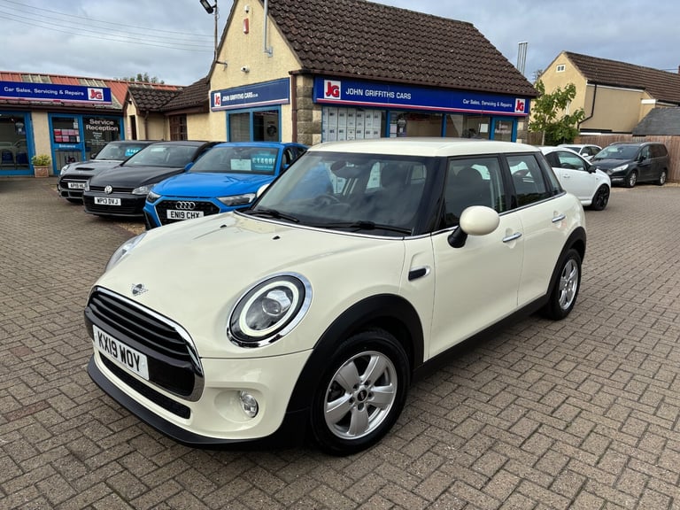 image for 2019 MINI Hatch 1.5 Cooper Classic II 5dr HATCHBACK Petrol Manual