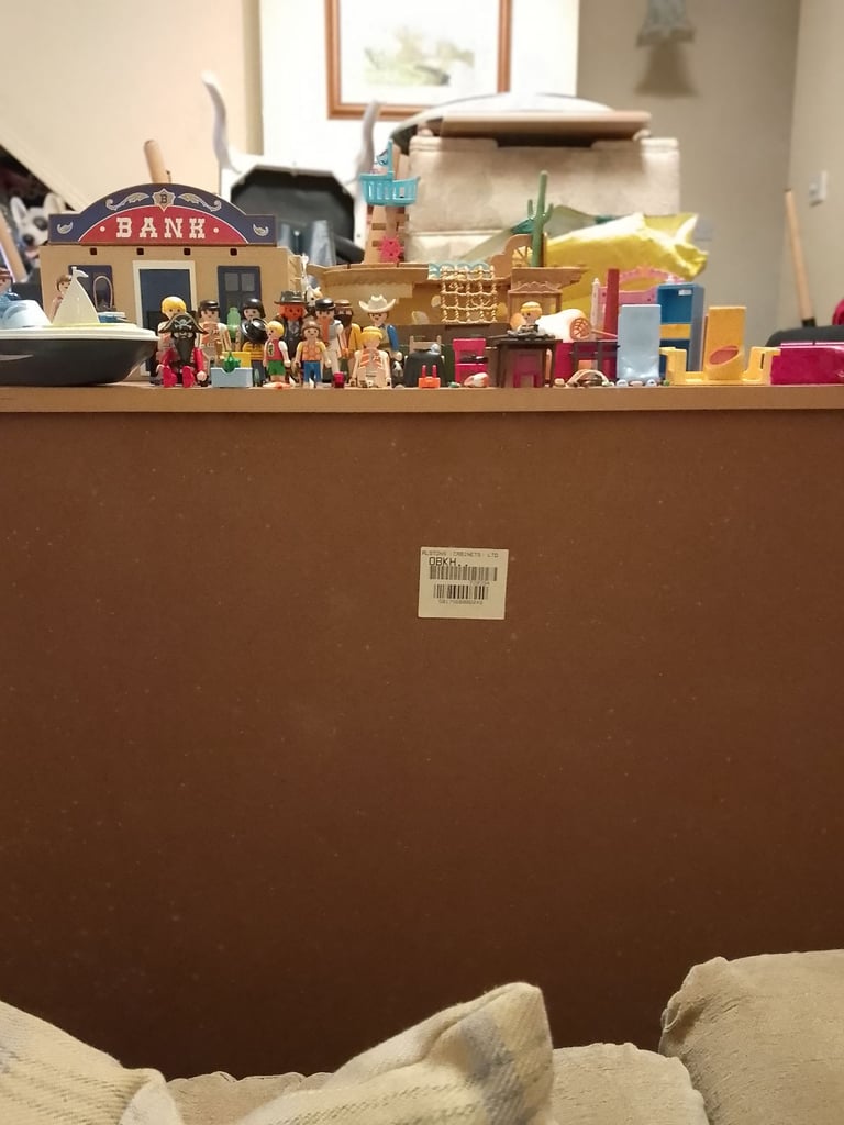 Complete Sylvanian furniture set for children - used condition.