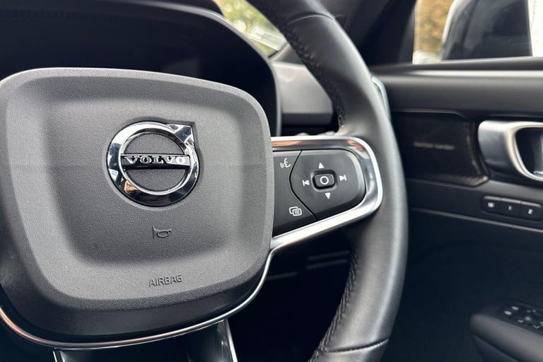 2022 Volvo XC40 2.0 B4 MHEV Ultimate SUV 5dr Petrol Hybrid DCT Auto Euro 6 (s/s) (197 ps) ESTATE ...