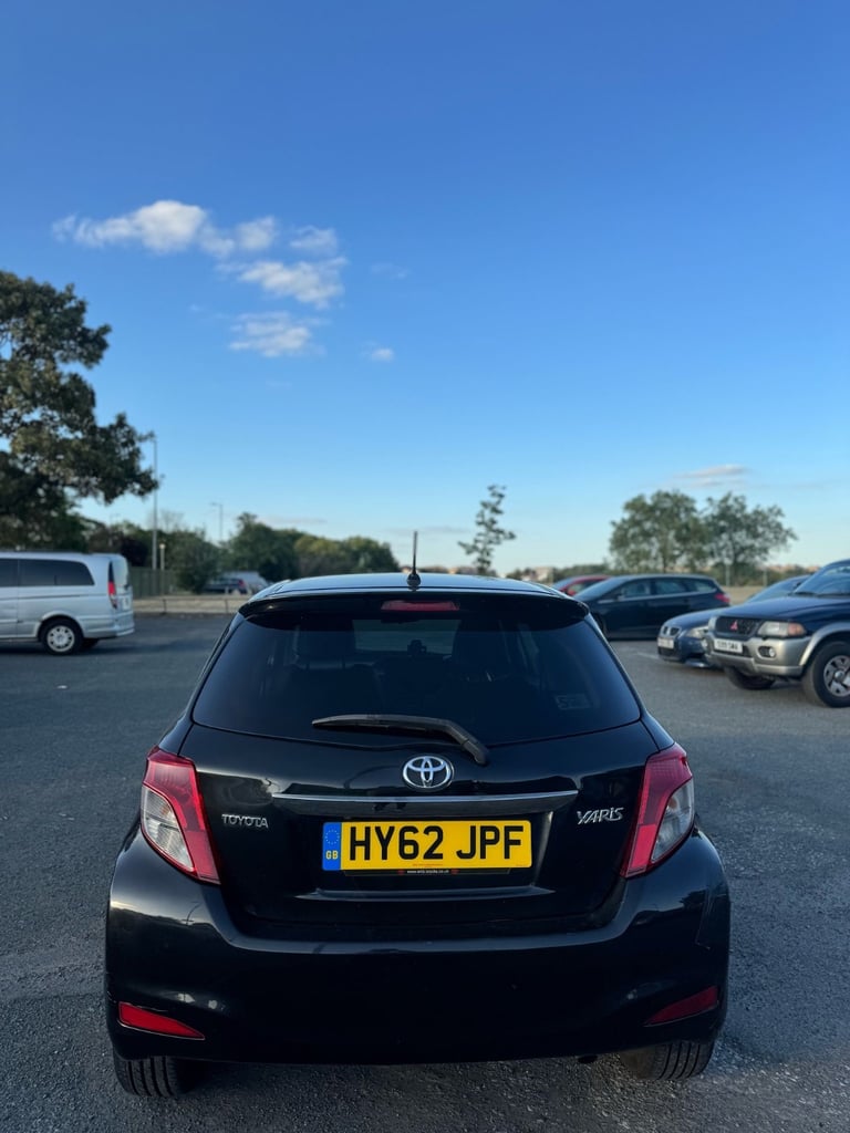 Toyota, YARIS, Hatchback, 2012, Manual, 1329 (cc), 5 doors