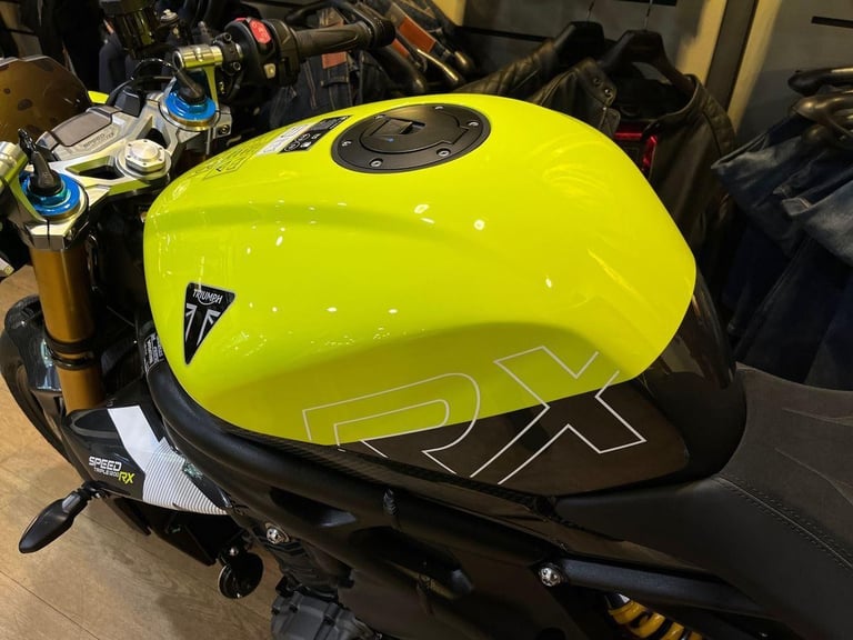 2025 Triumph Speed Triple 1200 RX Petrol yellow 6 Speed