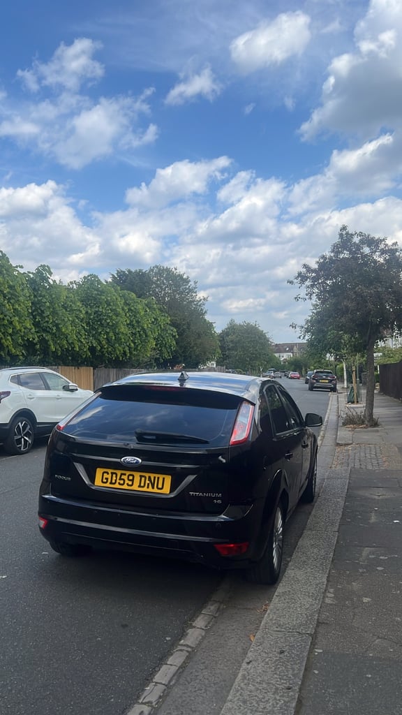 2010 Ford Focus Titanium 1.6, Petrol, Manual 