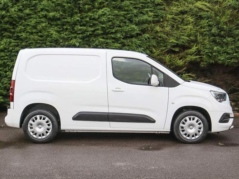 2020 Vauxhall Combo 2000 1.5 Turbo D 130ps H1 Sportive Van Auto PANEL VAN DIESEL Automatic