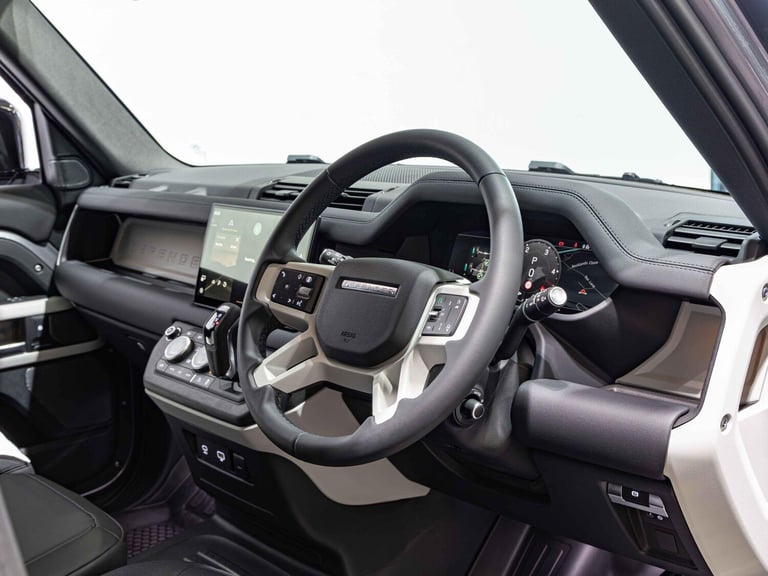  Land Rover Defender 110 3.0 D300 MHEV X-Dynamic HSE Hard Top SUV Auto 4WD MWB Euro 6 (s/s) 5dr D...