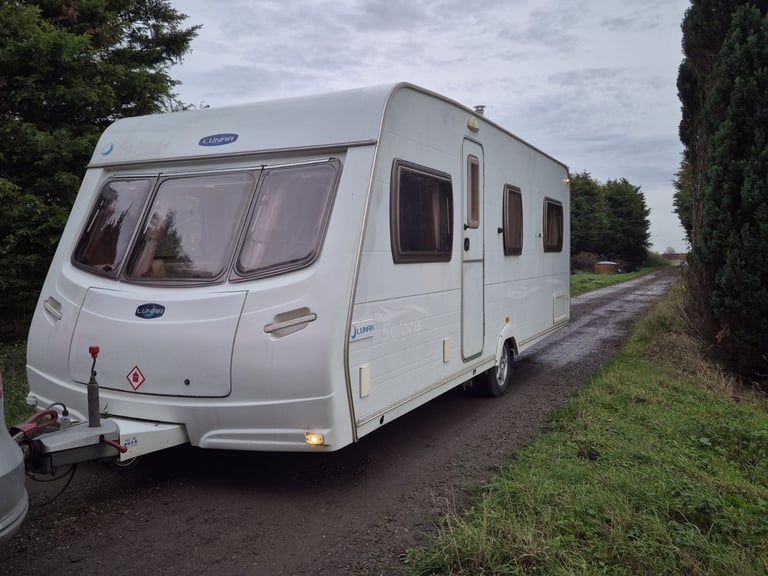 Lunar Solaris 2006 4 berth fixed bed caravan + motormover and more