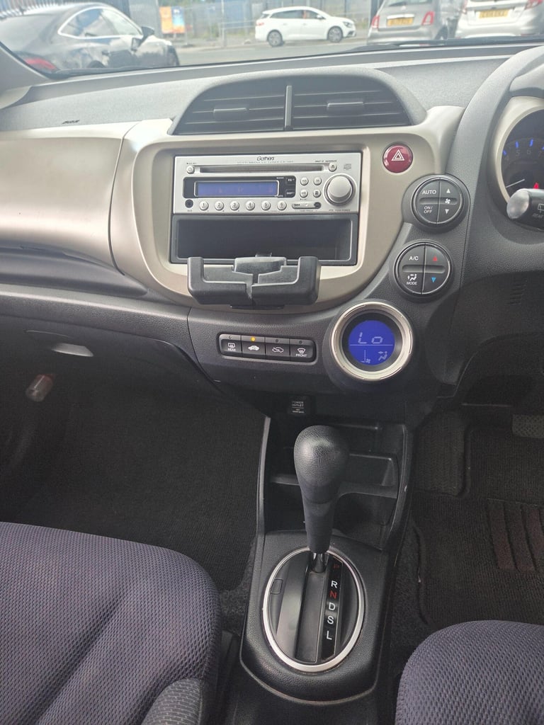2025 Honda Fit HYBRID ELECTRIC Manual