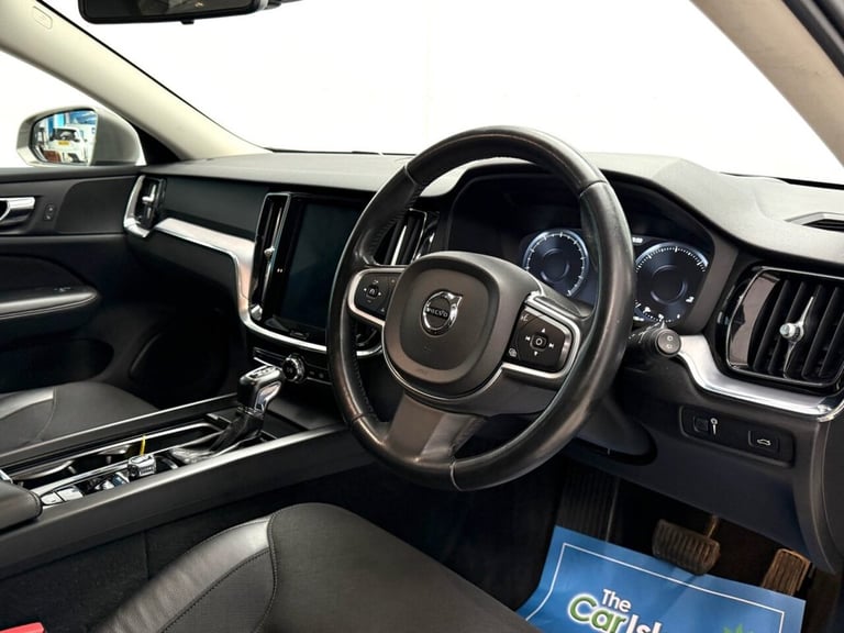 2019 68 VOLVO V60 2.0 D4 MOMENTUM ESTATE 5DR DIESEL AUTO EURO 6 (S/S) (190 PS) D