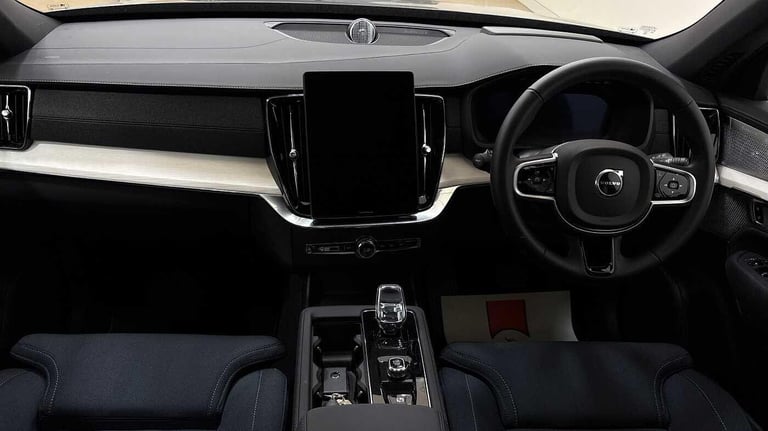 2025 Volvo XC90 Ultra, T8 AWD Plug-in hybrid, Electric/Petrol, Dark, 7 Seats ESTATE Petrol/Electr...