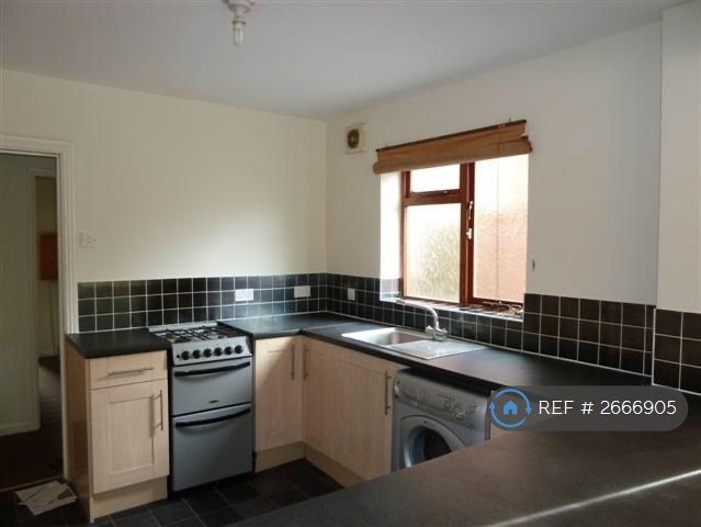 5 bedroom house in Milton Road, Southampton, SO15 (5 bed) (#2666905)