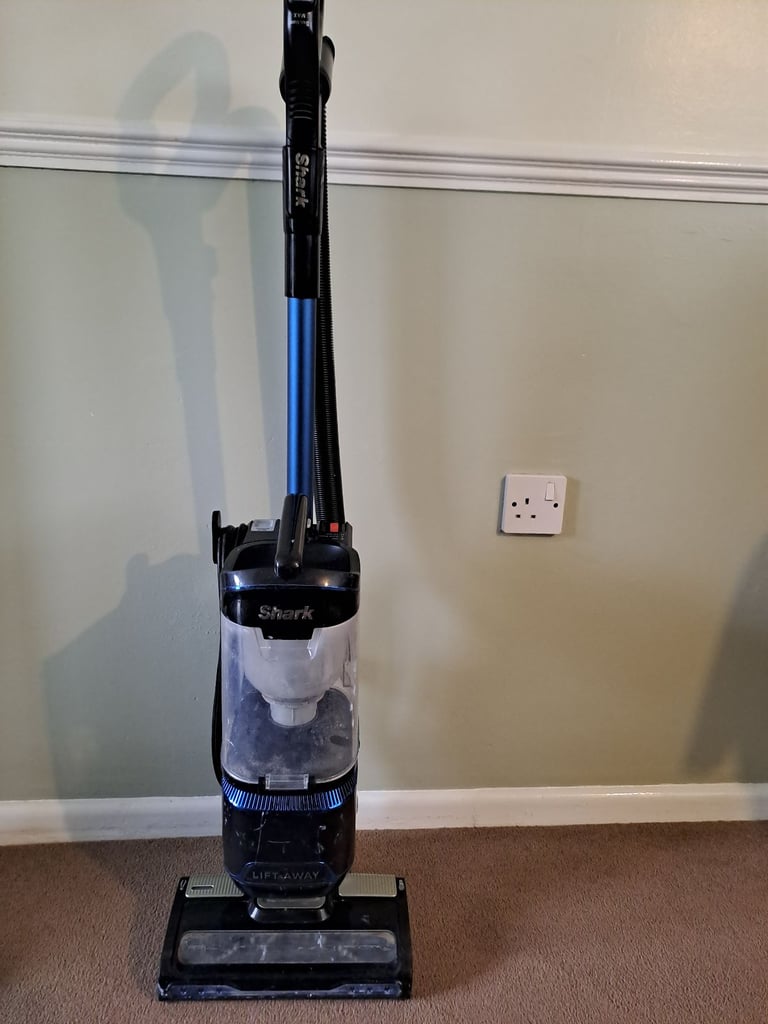 image for Shark Liftaway vacuum cleaner