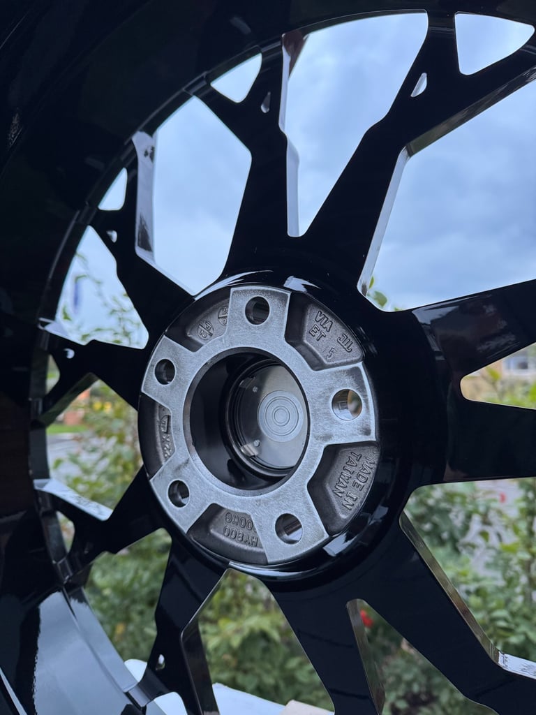 22” Riviera RF5 Alloy Wheels in Gloss Black - Ranger Rover Vogue Sport Defender Discovery