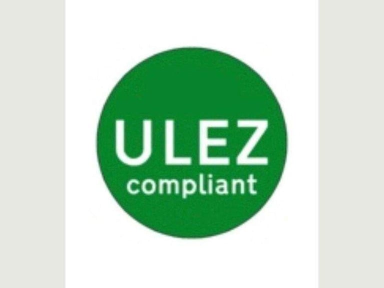 2009 Toyota Yaris 1.33 VVT-i TR 5dr [6 speed] - £35 road tax HATCHBACK Petrol Manual