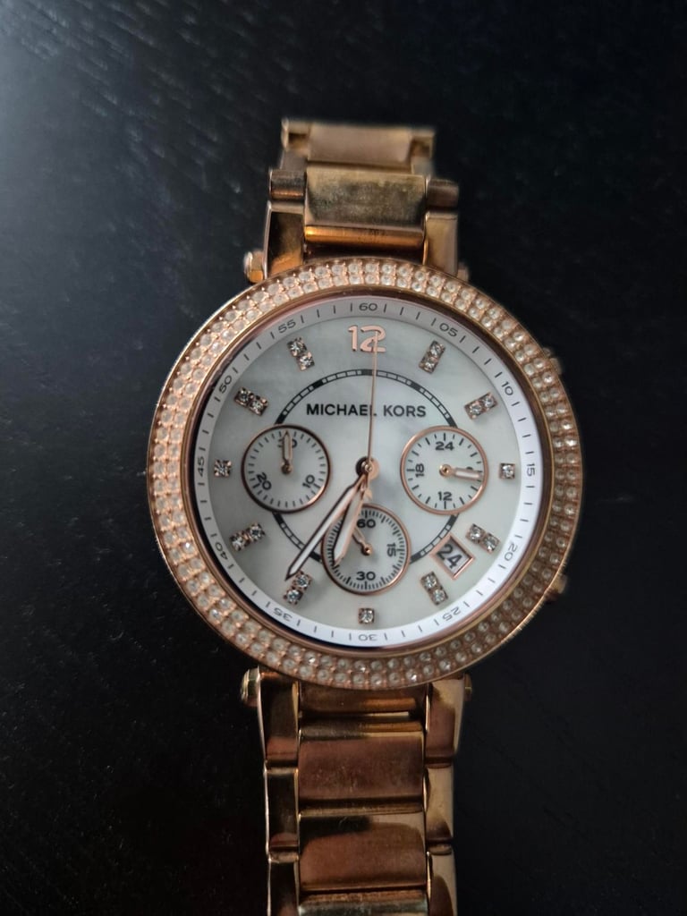  Woman Michael Kors watch & matching bracelet c/w box & papers